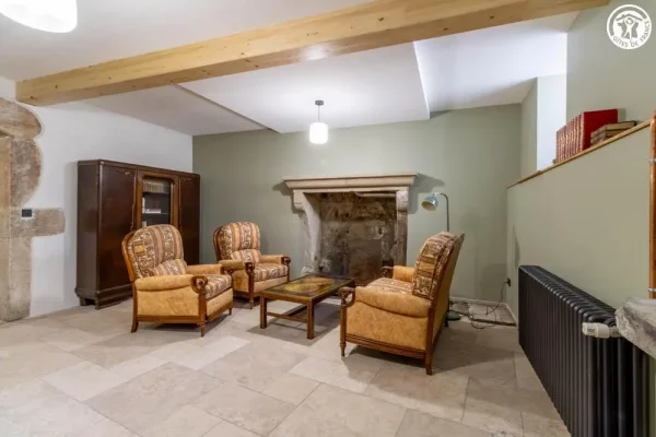 Salle de divertissement - Gîte Maison Stendhal - Chartreuse Salon privé du gîte Maison Stendhal aux Echelles en Savoie avec livres et jeux de société